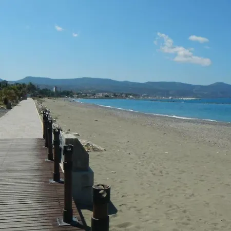 Penthouse Direkt Am Appartamento Polis